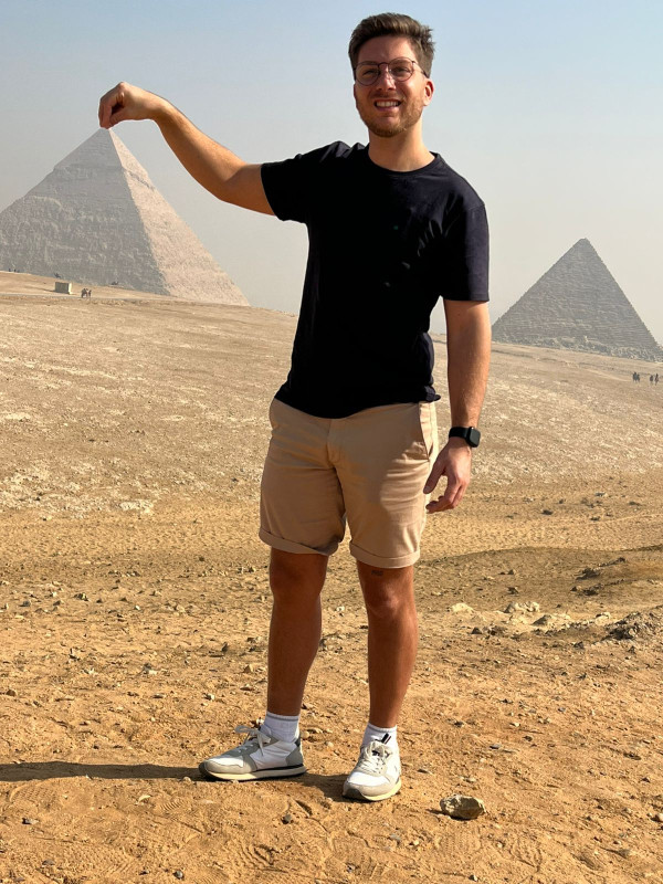 Giza Pyramids & The Egyptian Museum in Tahrir